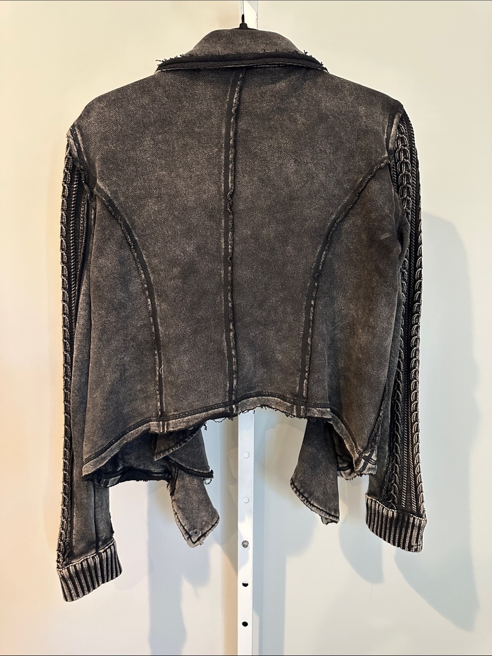 Free People Ruffle Moto
Sweater Jacket Size Small - Picture 10 of 10